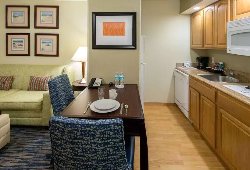 هتل Homewood Suites By Hilton Sarasota
