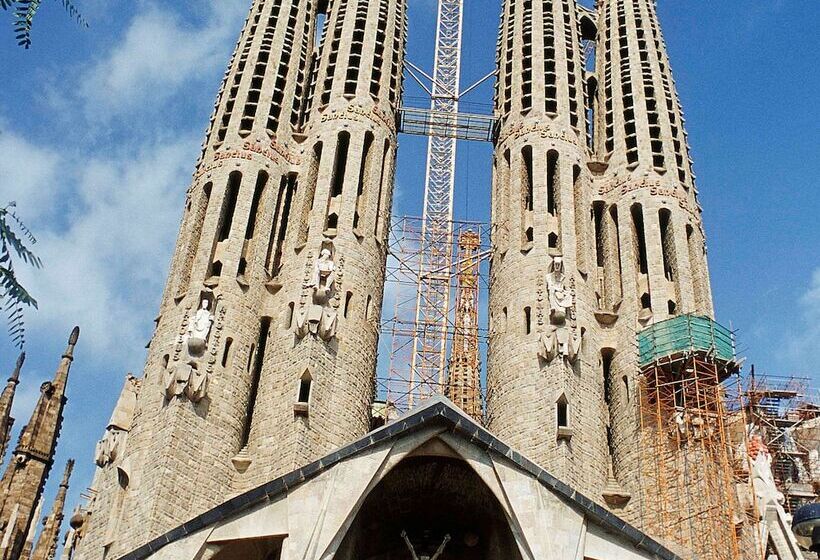 هتل Ibis Barcelona Plaza Glòries 22@