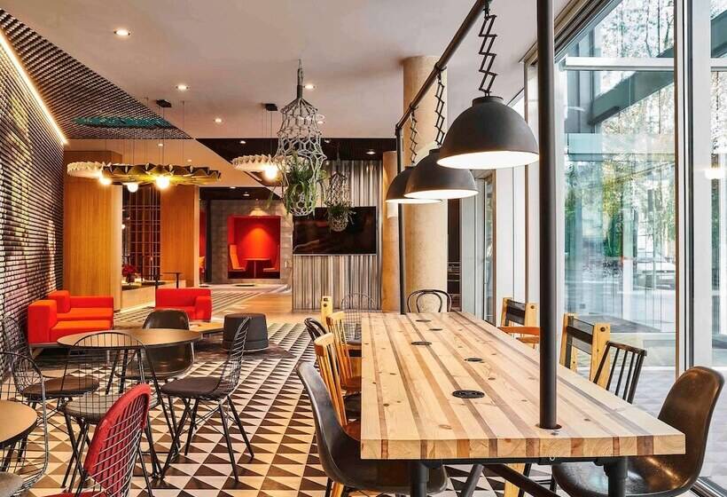 هتل Ibis Barcelona Plaza Glòries 22@