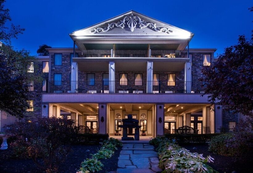 Niagara Crossing Hotel And Spa