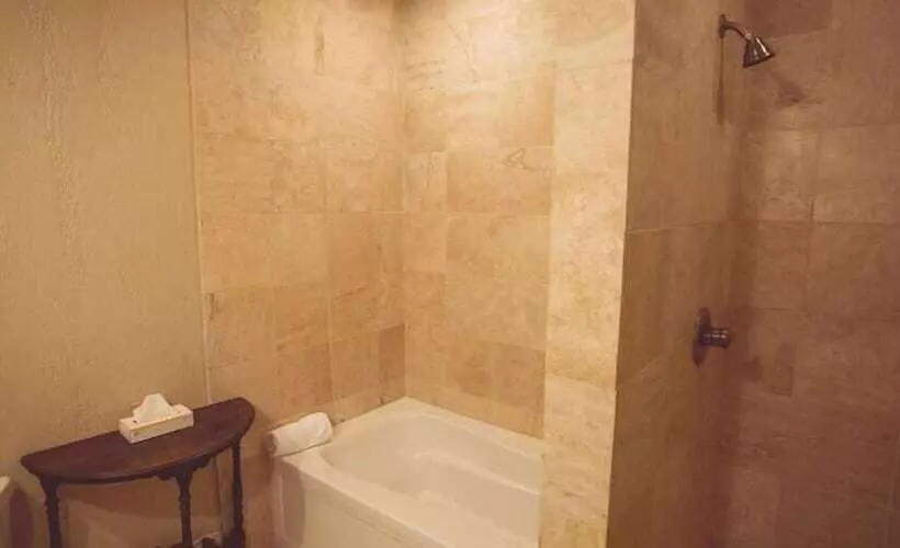 Niagara Crossing Hotel And Spa