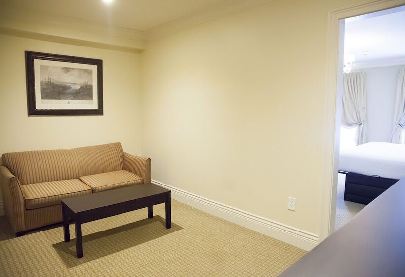 Niagara Crossing Hotel And Spa