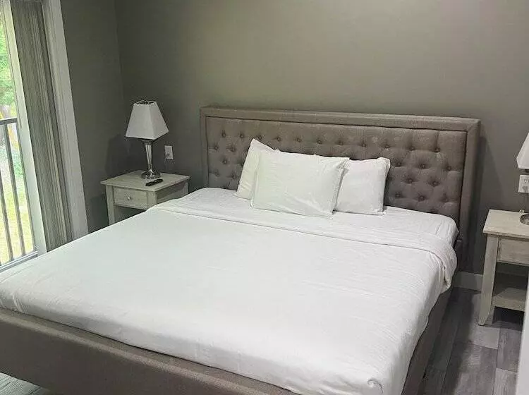 Niagara Crossing Hotel And Spa