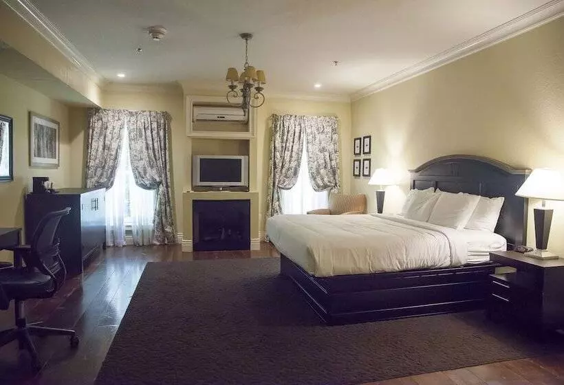 Niagara Crossing Hotel And Spa