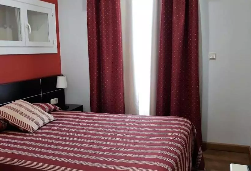 Отель Palacio De Garaña