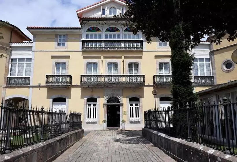 Отель Palacio De Garaña