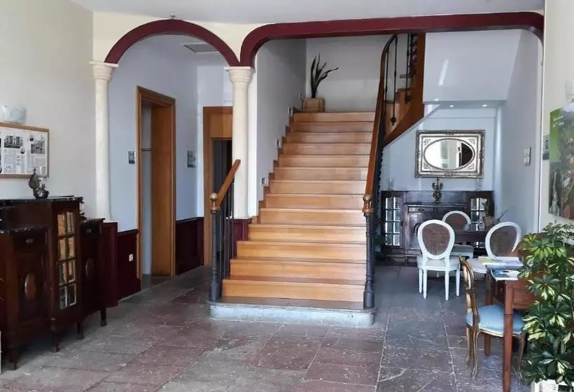 Отель Palacio De Garaña