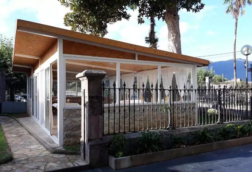 Отель Palacio De Garaña