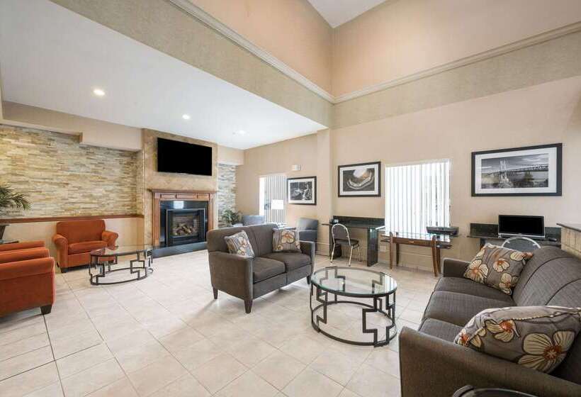 호텔 Quality Inn & Suites Fishkill South Near I 84