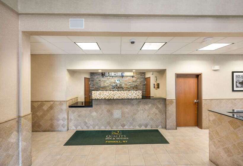 호텔 Quality Inn & Suites Fishkill South Near I 84
