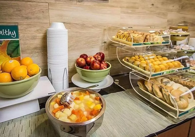 هتل Quality Inn & Suites Fishkill South Near I 84