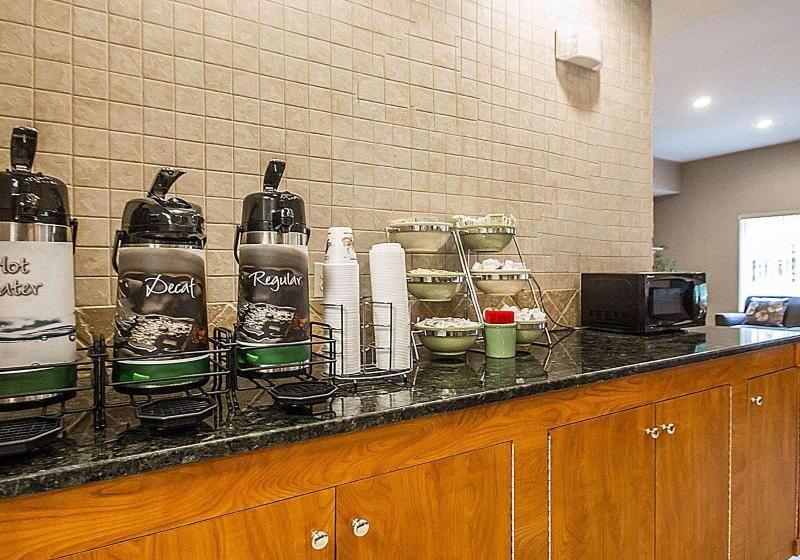 호텔 Quality Inn & Suites Fishkill South Near I 84