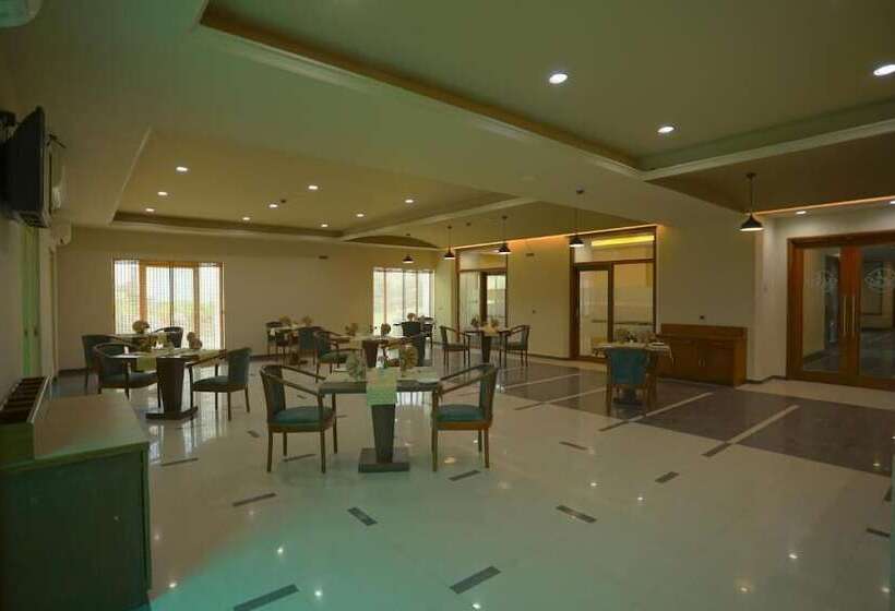 Отель Renest Gandhidham