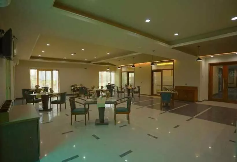 Отель Renest Gandhidham