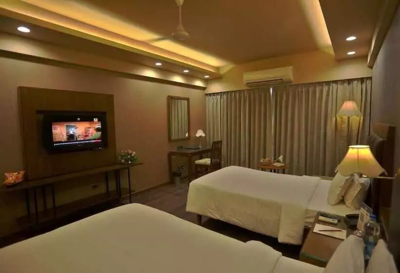 Отель Renest Gandhidham