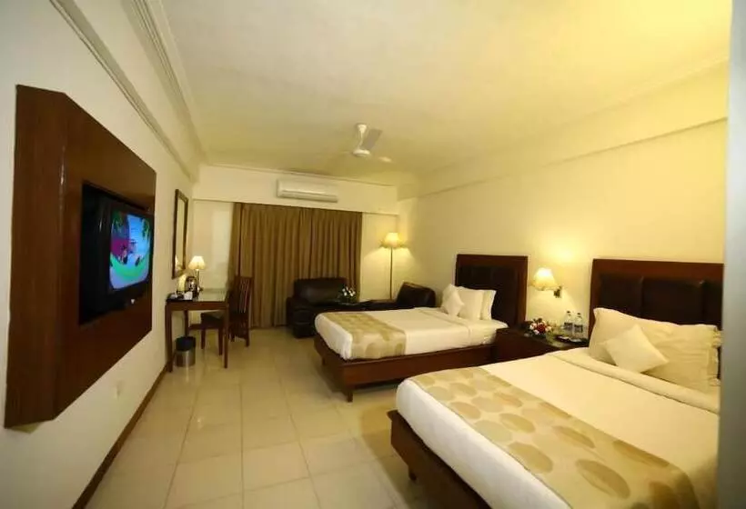 Отель Renest Gandhidham