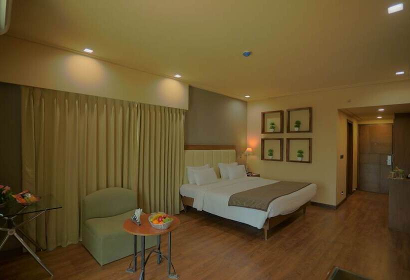 Отель Renest Gandhidham