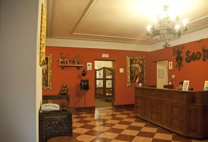 هتل San Isidro Inn