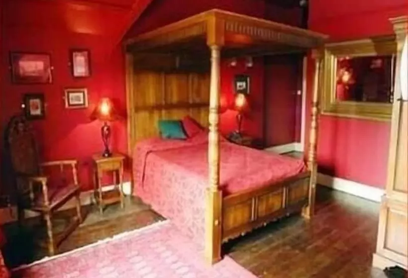 Отель The Hunting Lodge