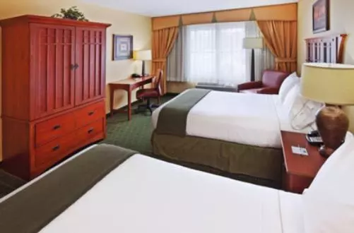 The Q Hotel & Suites