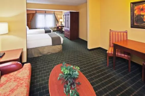 The Q Hotel & Suites