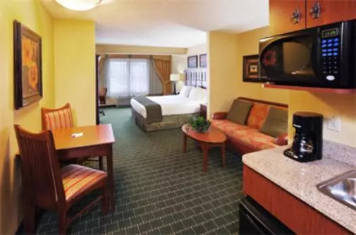 The Q Hotel & Suites