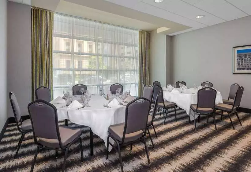 هتل Wyndham Garden Buffalo Downtown