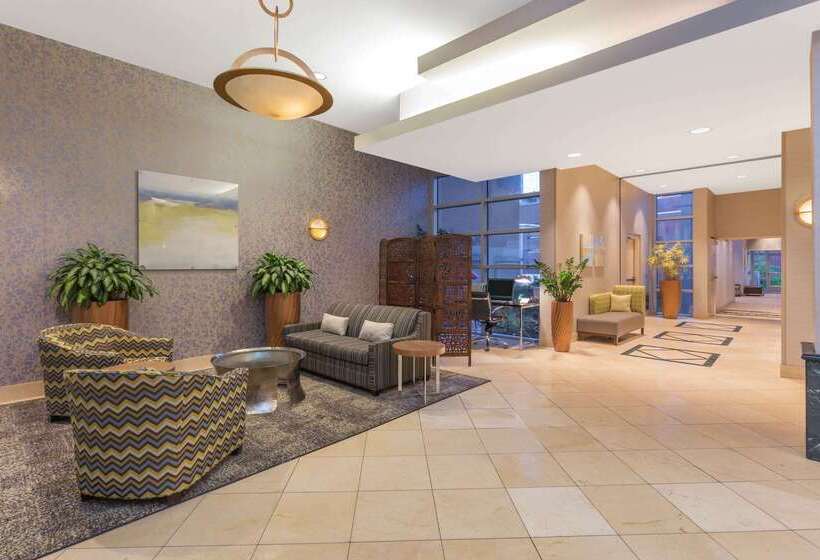 בית מלון כפרי Wyndham Garden Buffalo Downtown