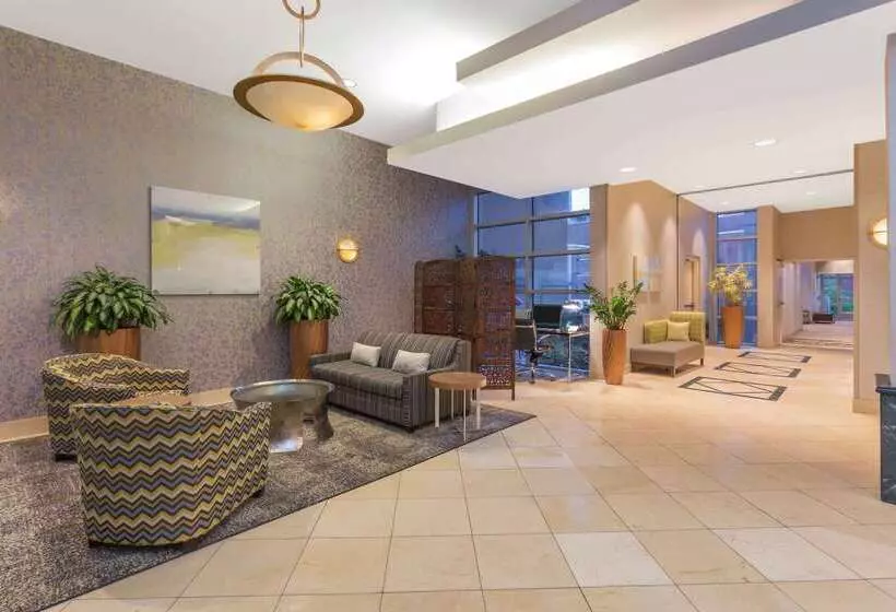 هتل Wyndham Garden Buffalo Downtown