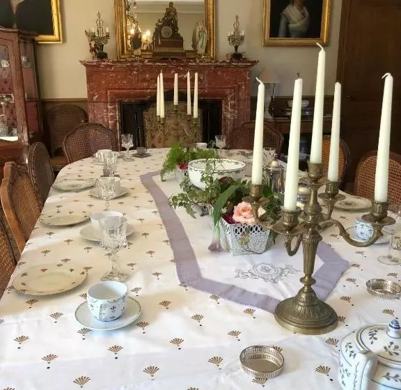 Aamiaismajoitus (B&B) Château De La Mothe