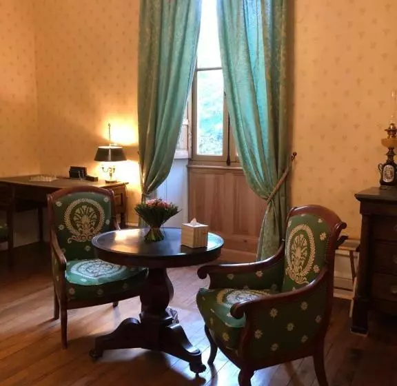 Aamiaismajoitus (B&B) Château De La Mothe