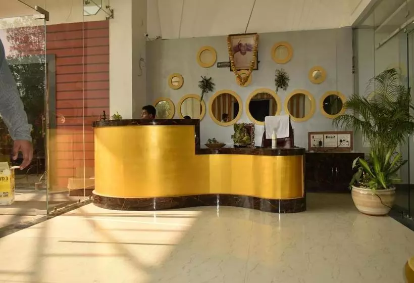 Hotelli Golden Palms