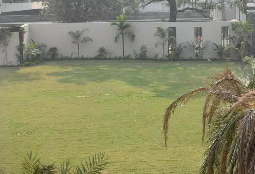 Hotelli Golden Palms