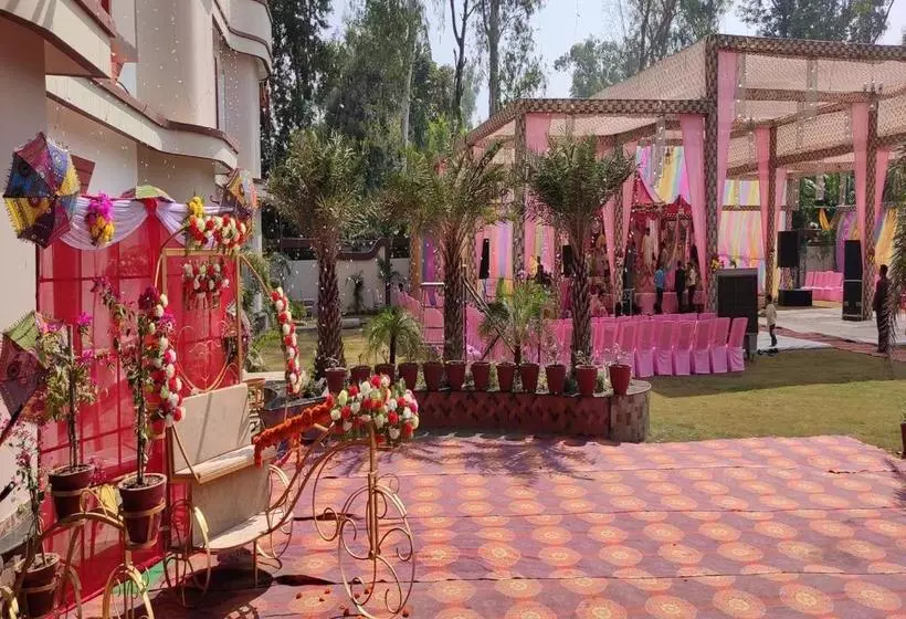 Hotelli Golden Palms