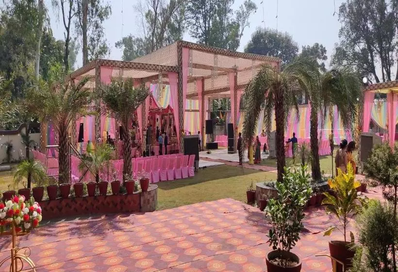 Hotelli Golden Palms