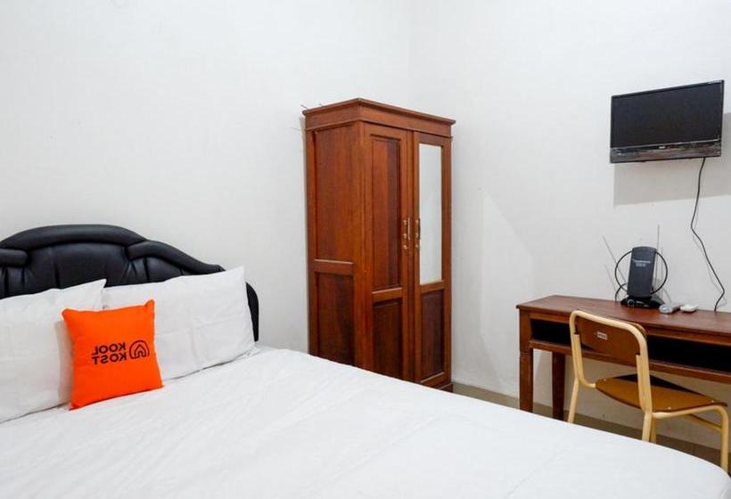 בית מלון כפרי Koolkost Syariah Near Universitas Diponegoro Tembalang 2