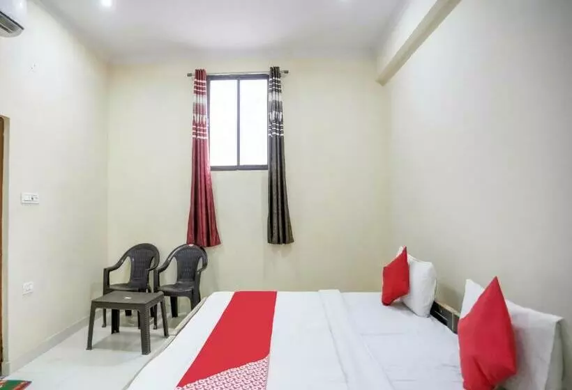 Hotelli Oyo 77842 Triveni Darshan