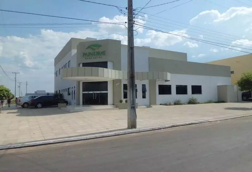 Hotelli Paineiras Park