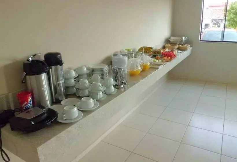 Hotelli Paineiras Park