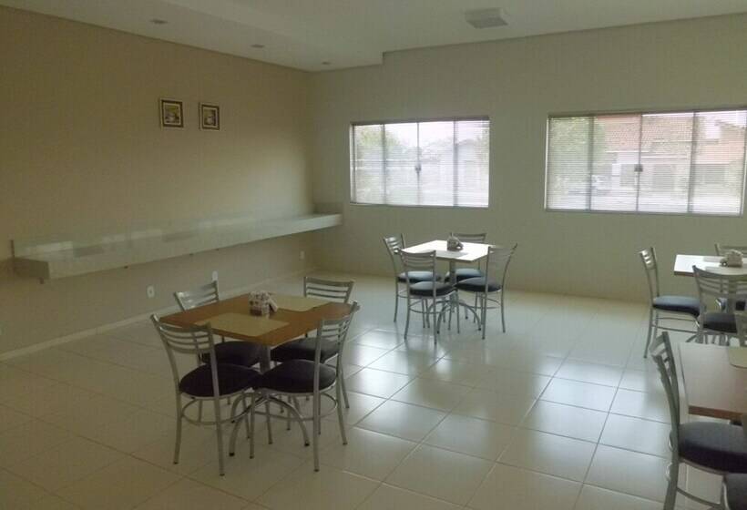 Hotel Paineiras Park