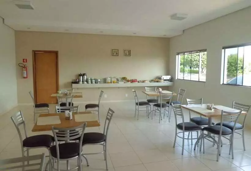 Hotelli Paineiras Park