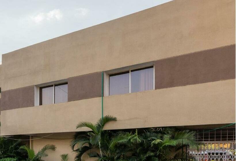 بنسيون Oyo 77596 Nambiaparambil Convention Center