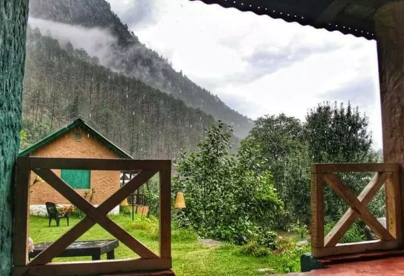 استراحتگاه The Riverwalk Tirthan Valley