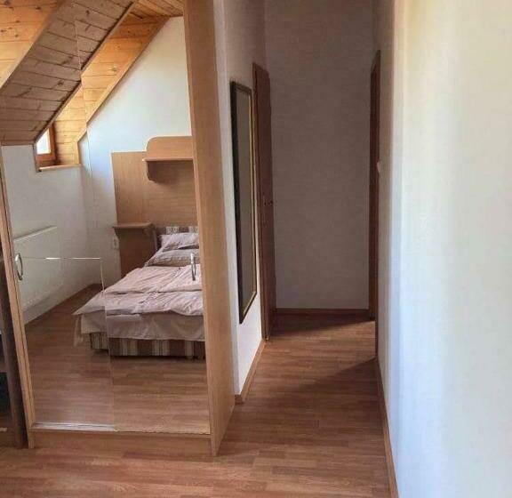 ベッドアンドブレックファースト Hat Testvér Fogadó