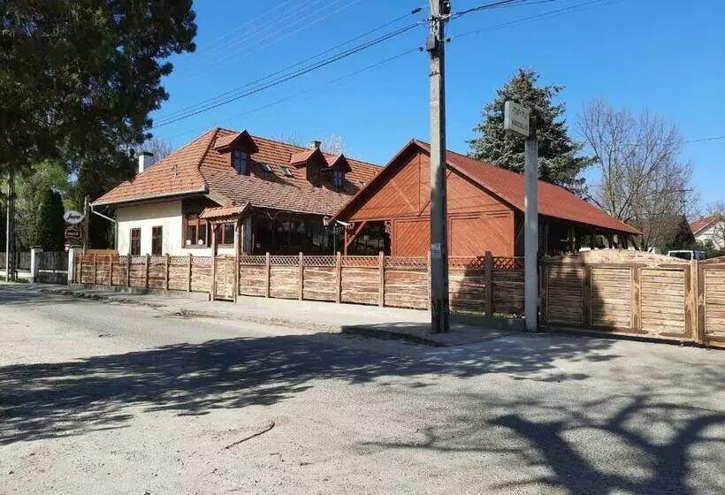 ベッドアンドブレックファースト Hat Testvér Fogadó