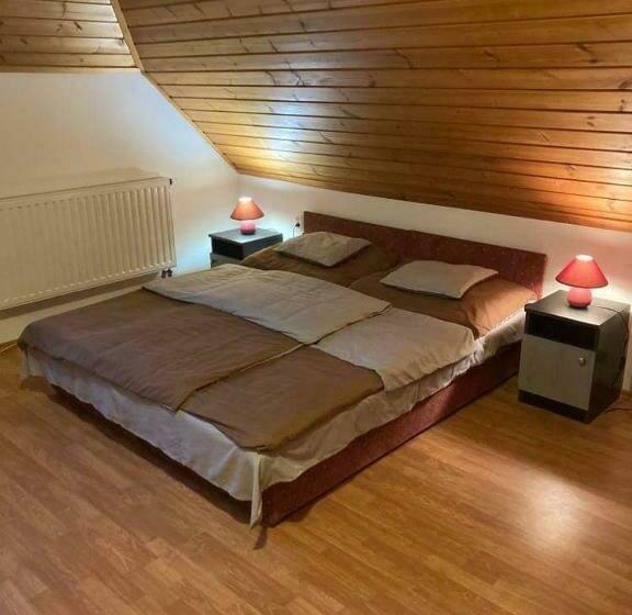 ベッドアンドブレックファースト Hat Testvér Fogadó