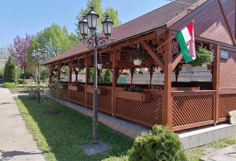 ベッドアンドブレックファースト Hat Testvér Fogadó