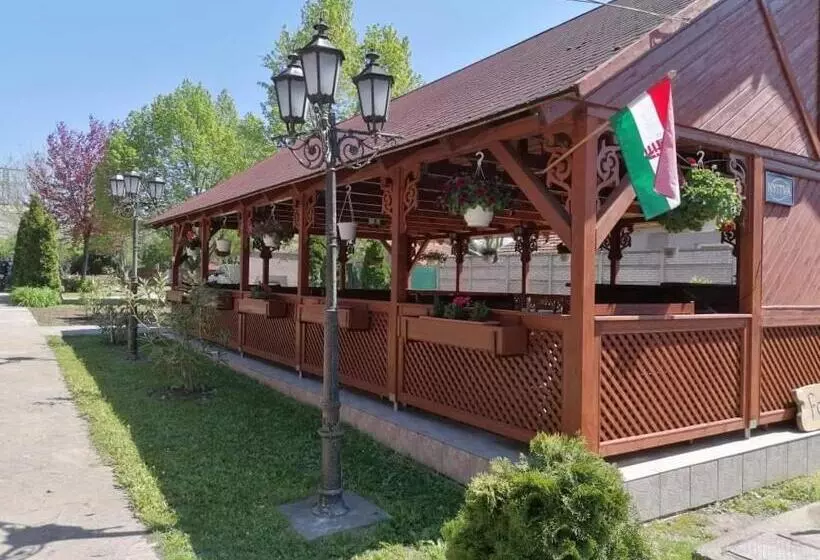 ベッドアンドブレックファースト Hat Testvér Fogadó