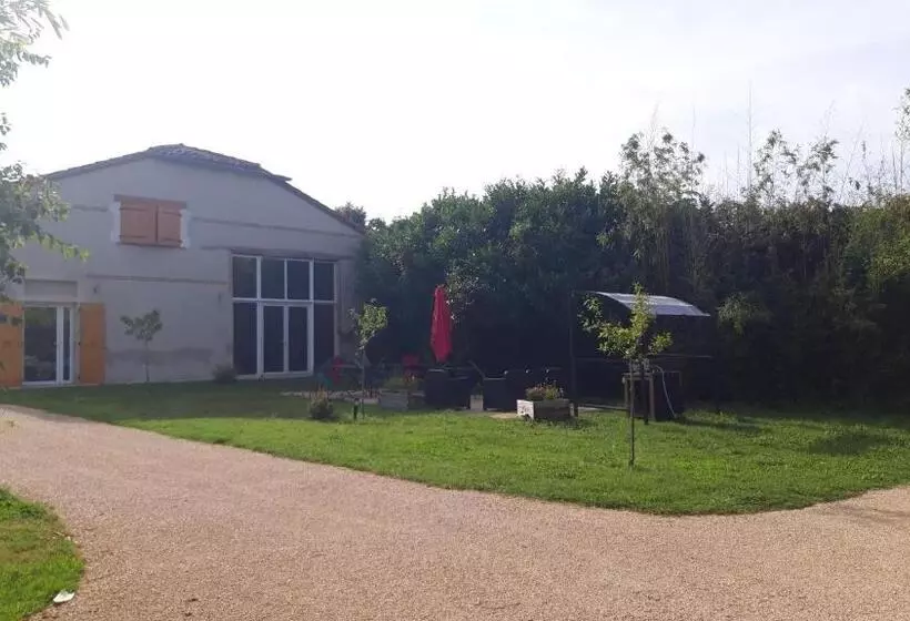 ベッドアンドブレックファースト Les Chambres De Lili