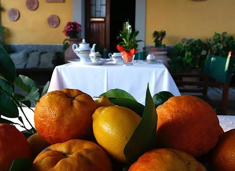 ホテル Agriturismo Il Poggetto